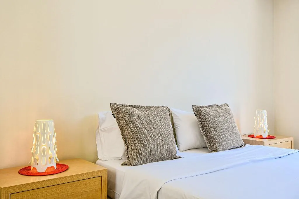 Room, Athens Way Lofts, Athens
