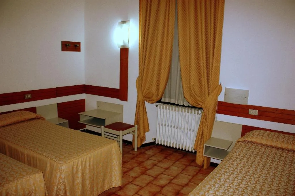 Room, Piccolo Hotel, Milan