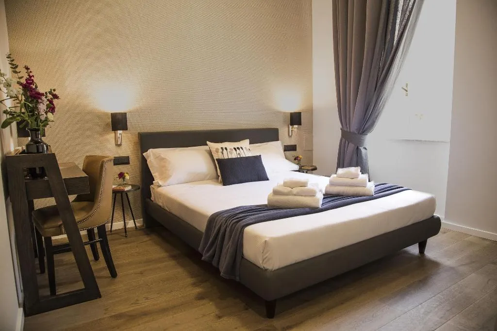 Room, Little Queen Navona, Rome