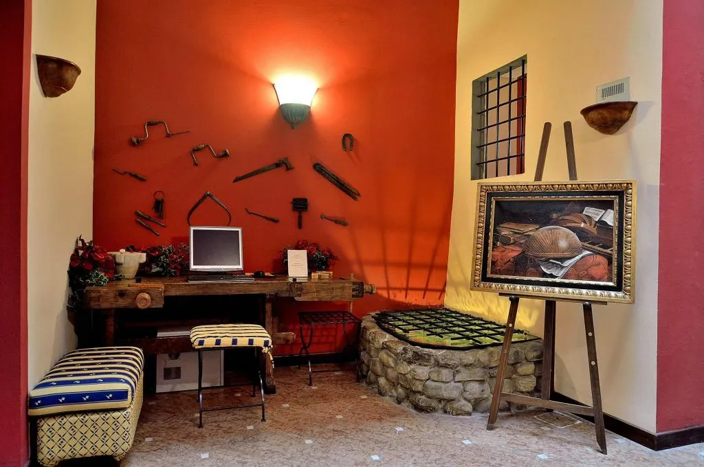 Lobby, Porta Faenza, Florence