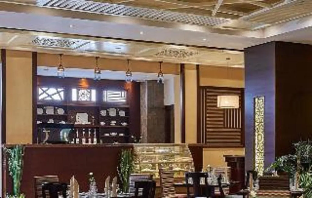 Restaurant, Triumph Plaza Hotel, Cairo