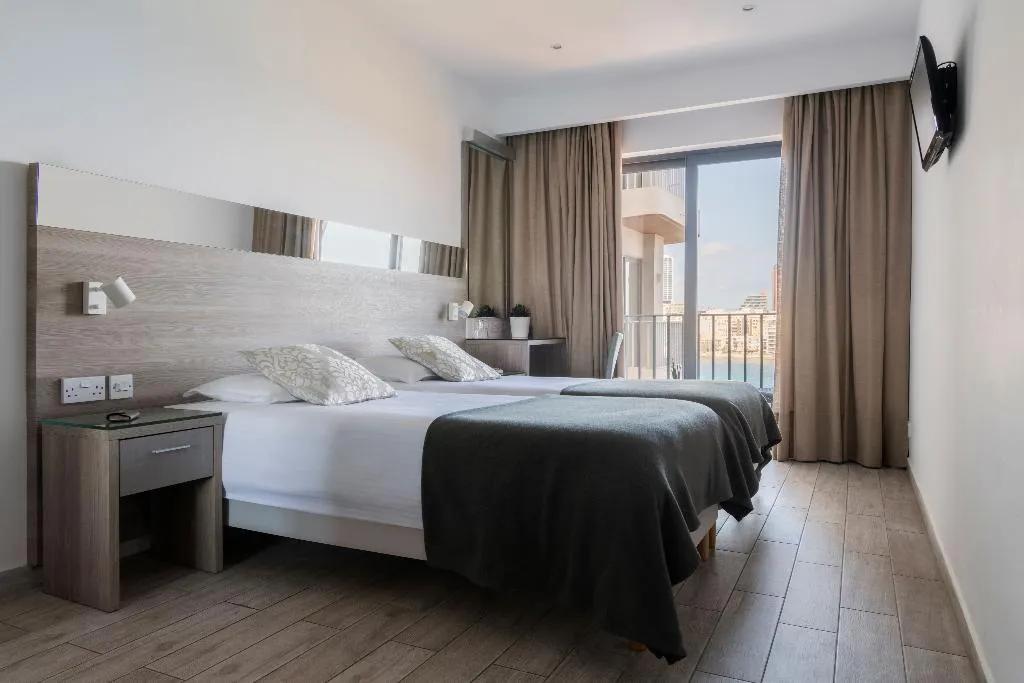 Room, Plaza Hotels, Malta