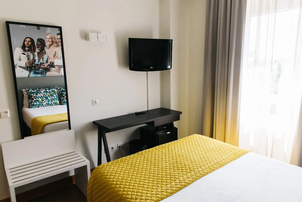SINGLE STANDARD Room, America Diamonds, Lisbon