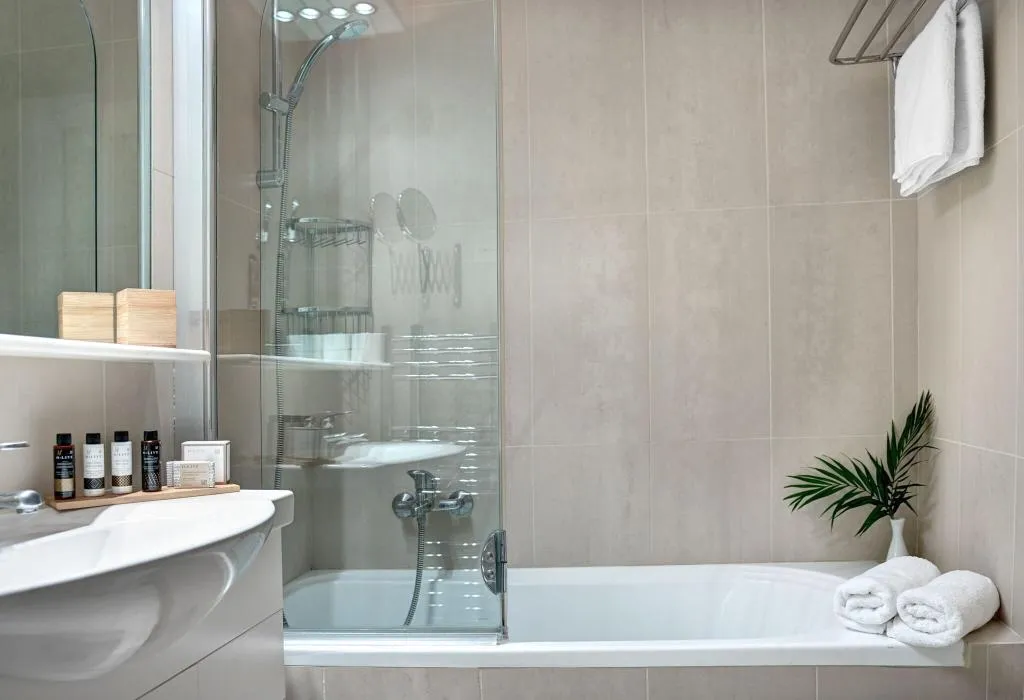 Room, Blazer Suites Hotel, Athens