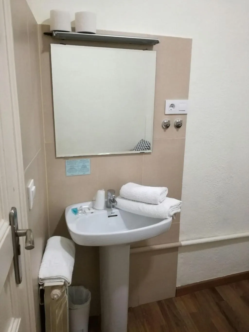 Room, Hostal Lesseps, Barcelona