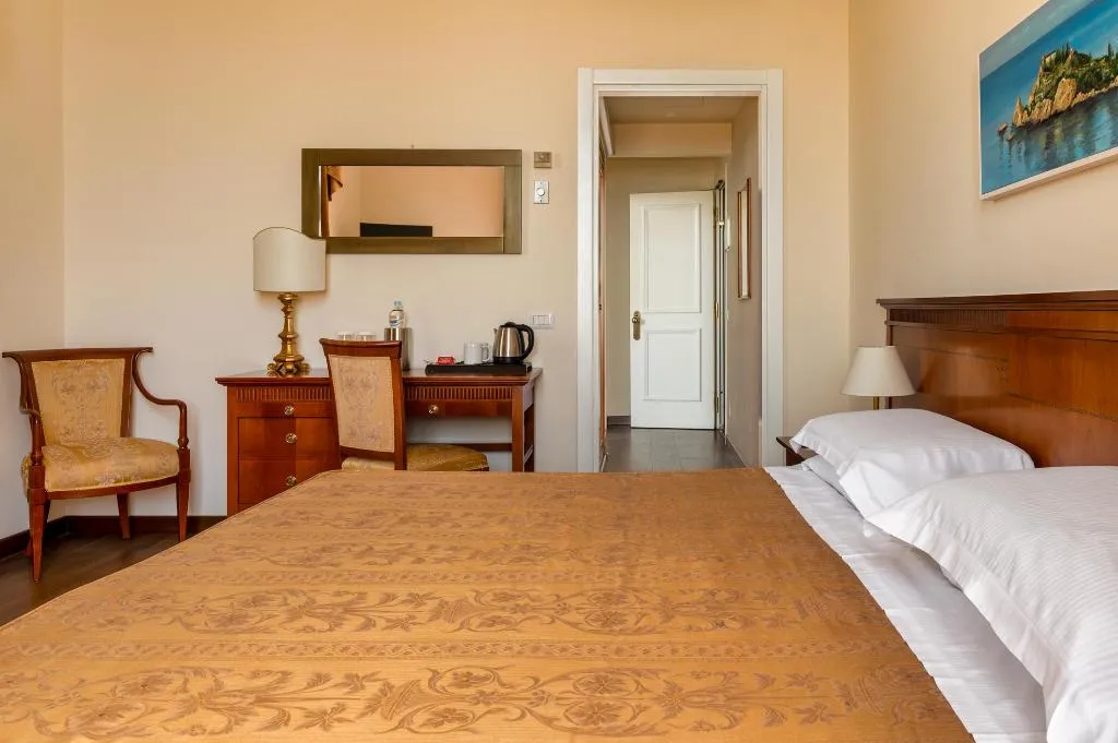 DOUBLE SINGLE USE LUXURY SEA VIEW Room, Excelsior Palace, Taormina
