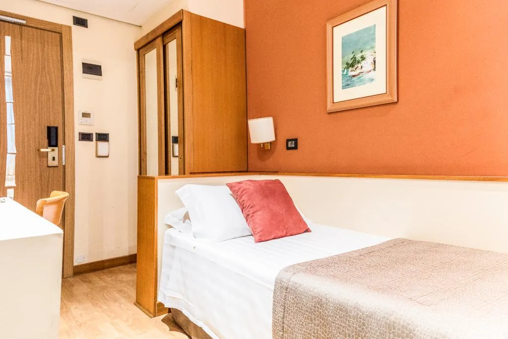 SINGLE STANDARD Room, Giolli Nazionale, Rome