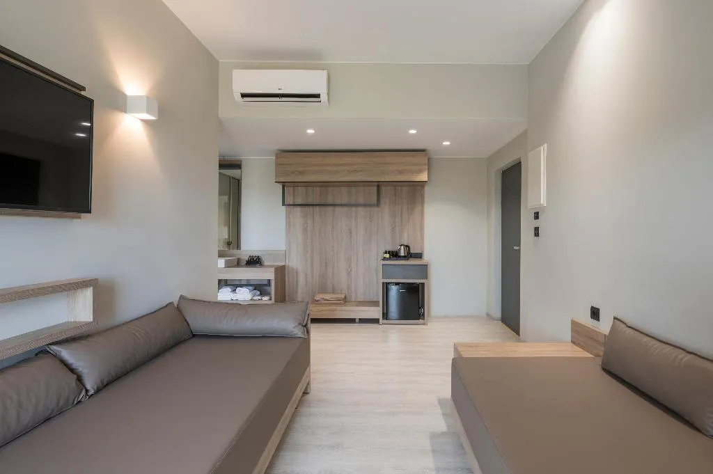 SUITE WITH JACUZZI Room, Mare Village Hotel, Crete
