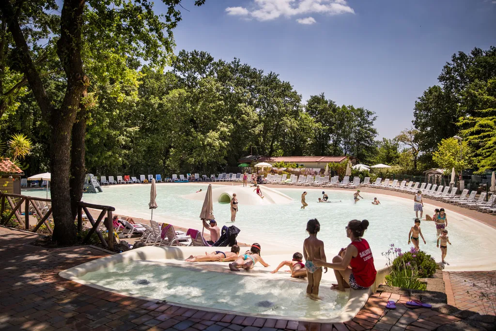 Pool, hu I Pini Village, Rome