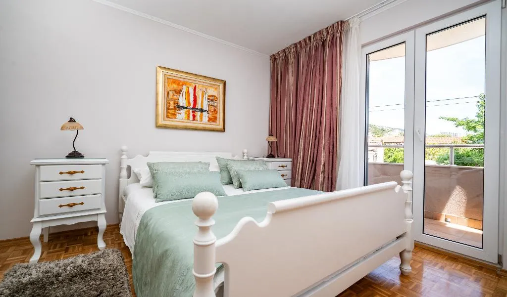 APARTMENT CAPACITY 4 TWO BEDROOMS Room, Villa Rustica Dalmatia, Split