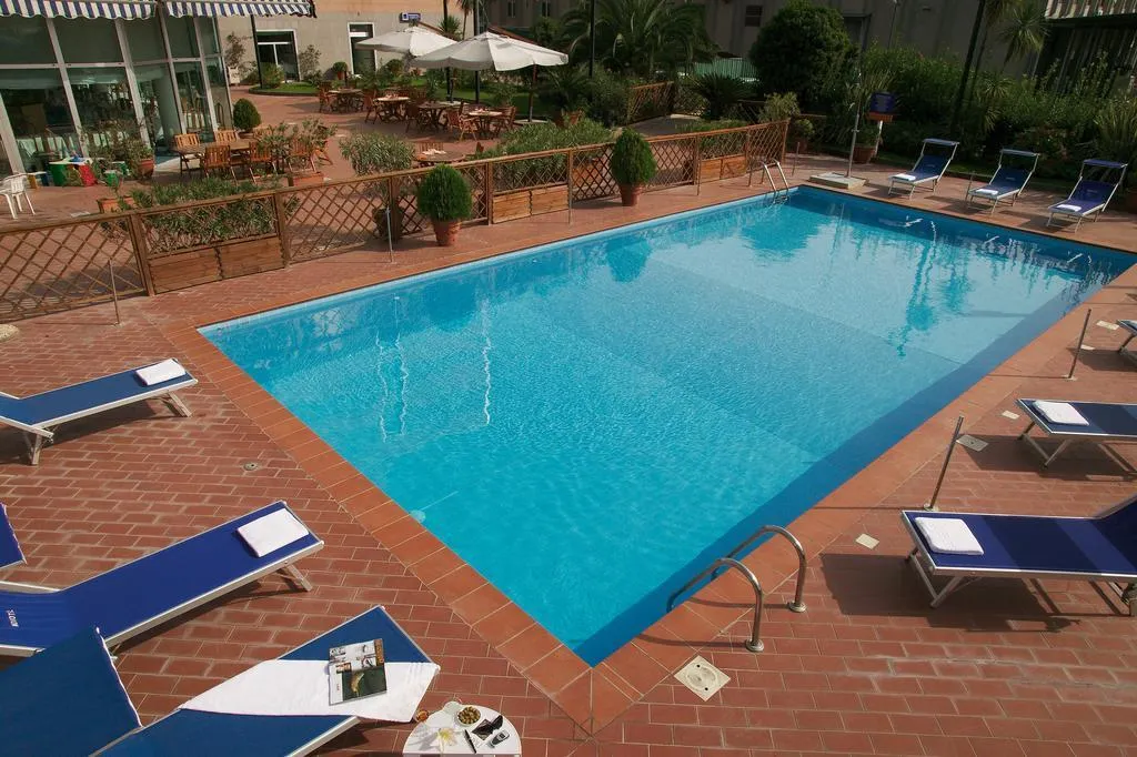 Pool, Novotel Caserta Sud, Naples