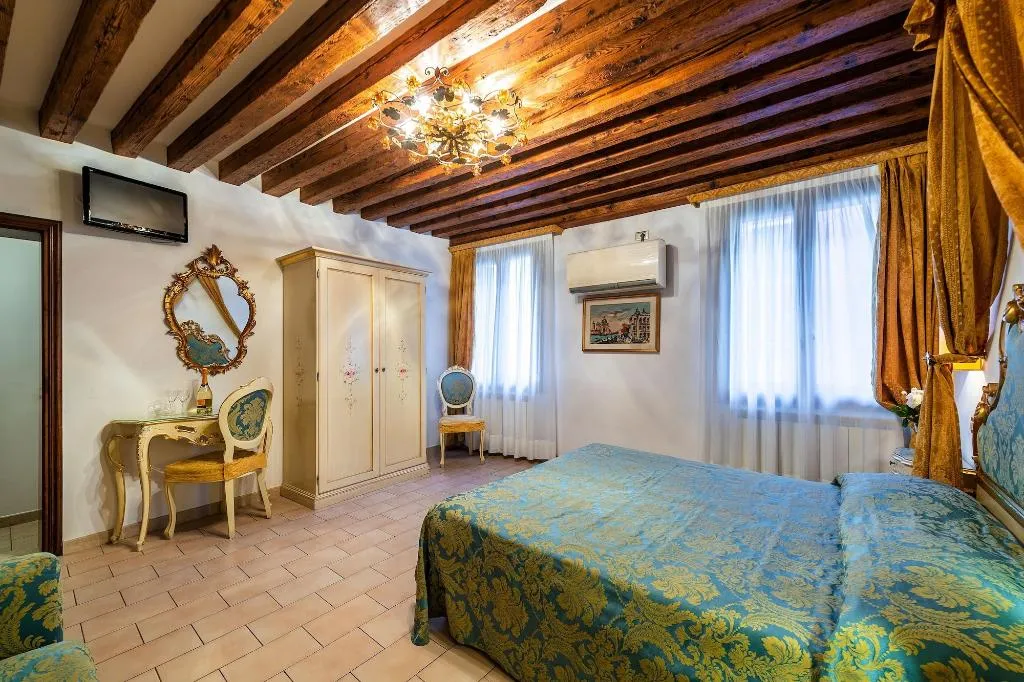 Room, Hotel Al Vagon, Venice