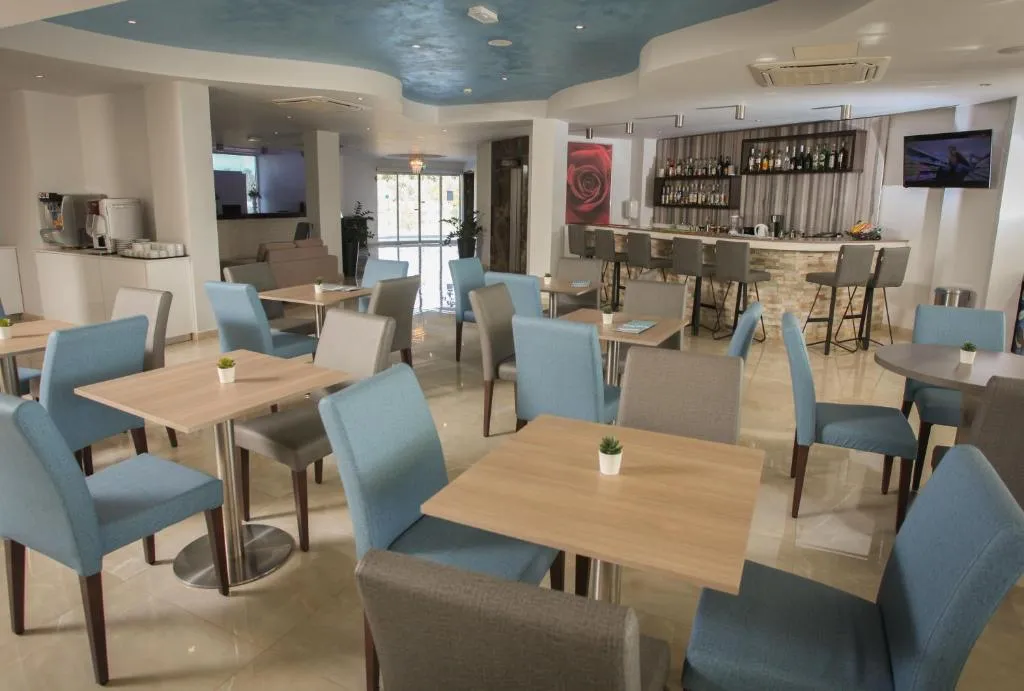 Restaurant, Bellini Htl, Cyprus