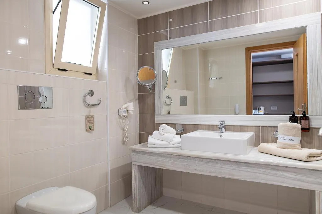 Double or Twin STANDARD Room, Grand Blue Beach Hotel, Kos