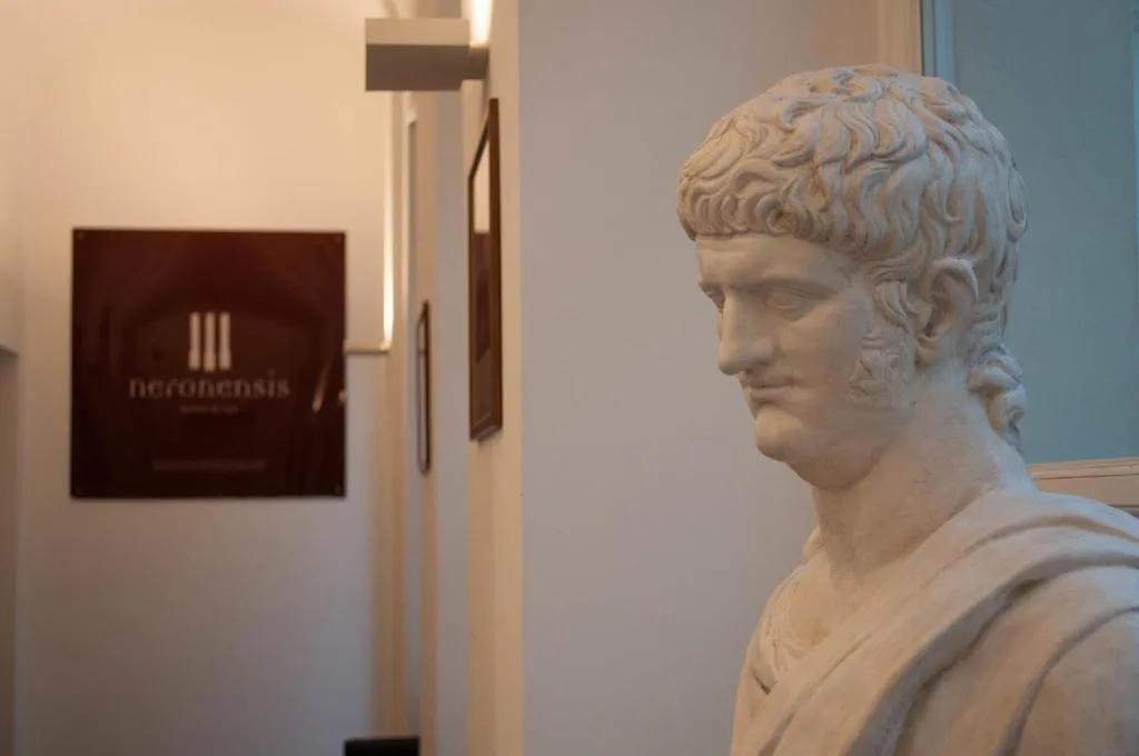 Lobby, Hotel Neronensis, Naples