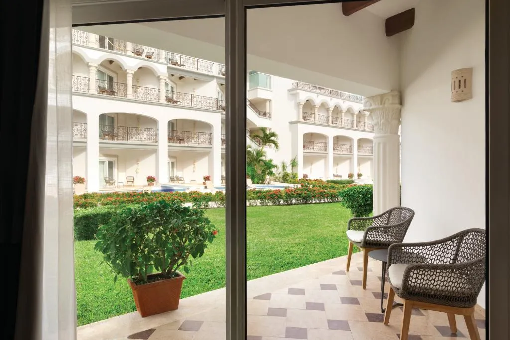 JUNIOR SUITE GARDEN VIEW KING BED Room, Hyatt Vivid Playa Del Carmen - Adults Only, Playa Del Carmen