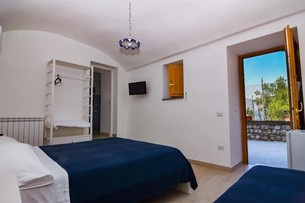 Room, Villa Mariagiovanna, Naples