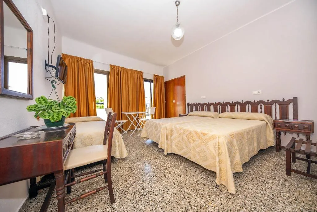 Room, Hostal Santa Eulalia, Ibiza