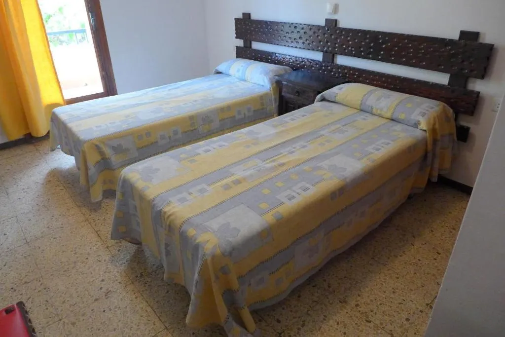 APARTMENT CAPACITY 6 THREE BEDROOM Room, Rentalmar Felix, Costa Dorada
