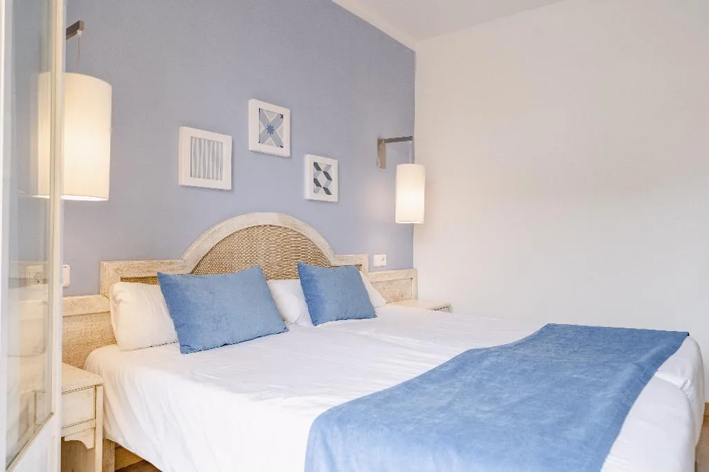 TWIN STANDARD Room, HPC Portocolom, Majorca