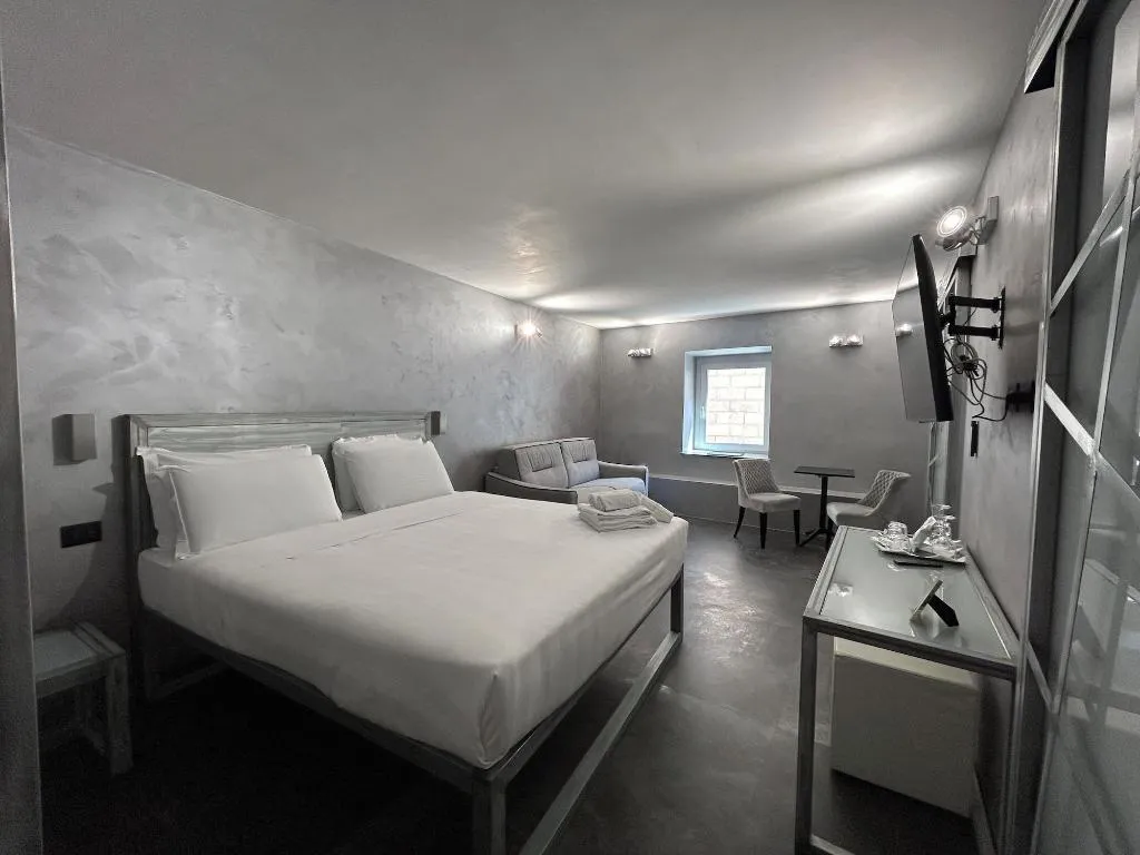 Room, Mama's Home Rome, Rome