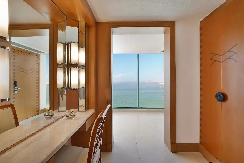 DOUBLE KING SIZE BED Room, Hilton Dubai Jumeirah, Dubai