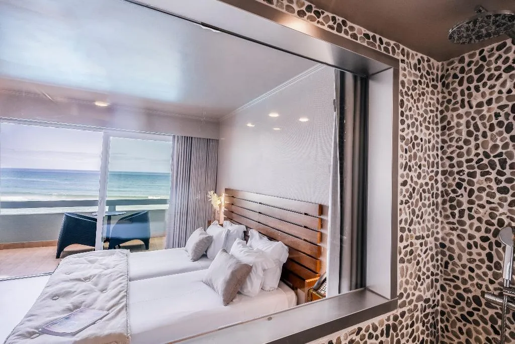 FAMILY ROOM SEA VIEW CAPACITY 4 Room, Arribas, Lisbon