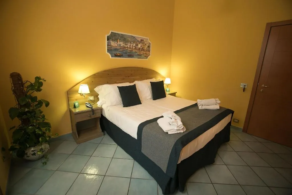 QUADRUPLE STANDARD Room, Hotel Potenza, Naples