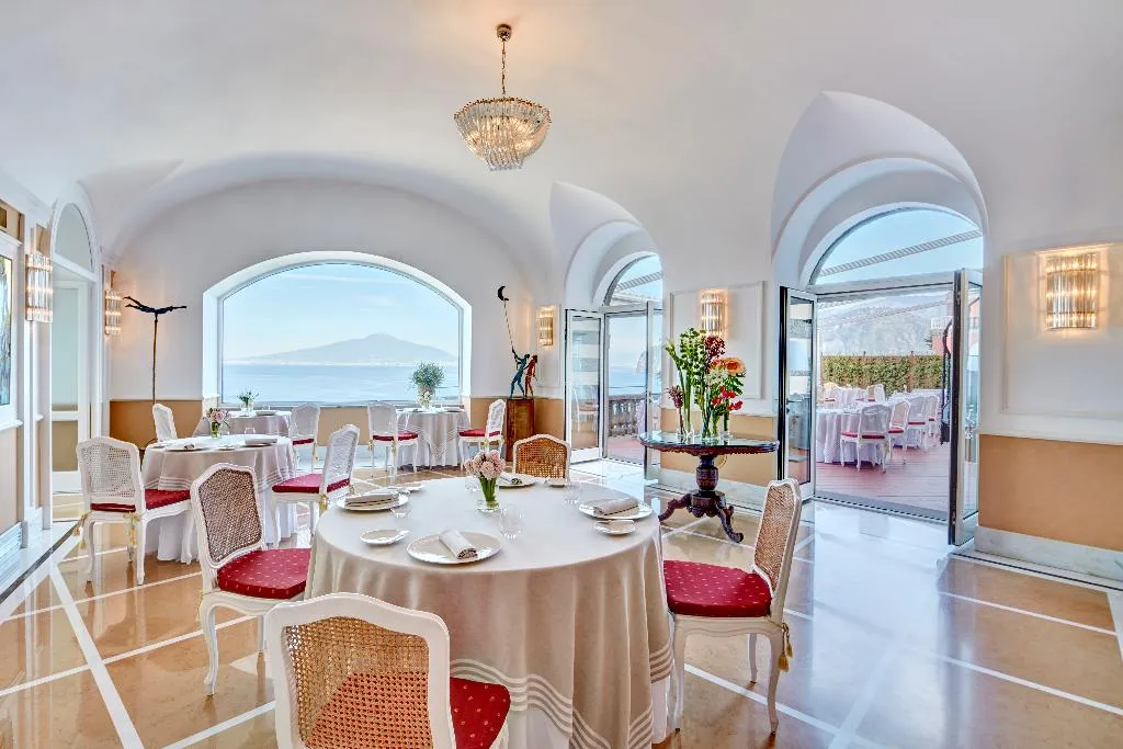 Restaurant, Grand Hotel Excelsior Vittoria Spa, Naples