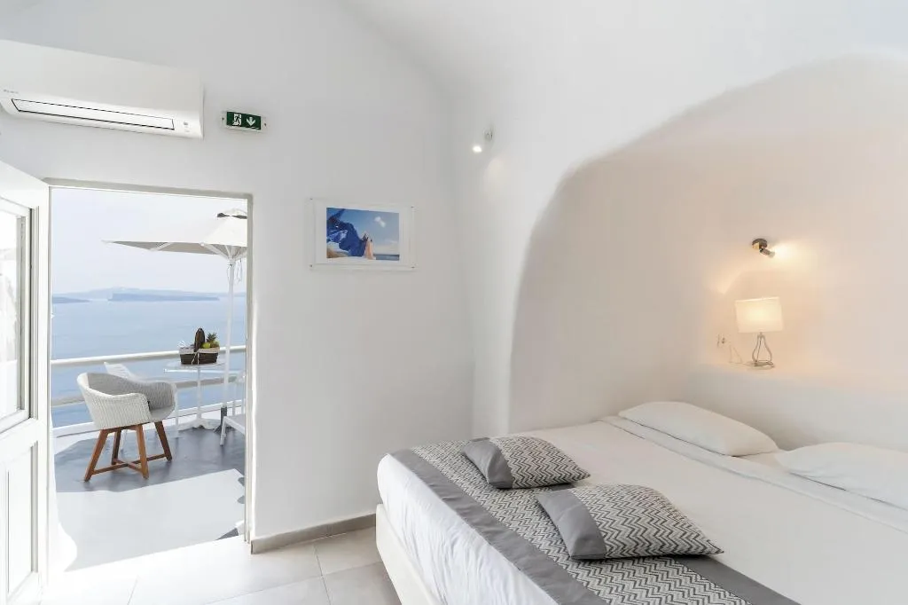 Room, Vogue Suites, Santorini