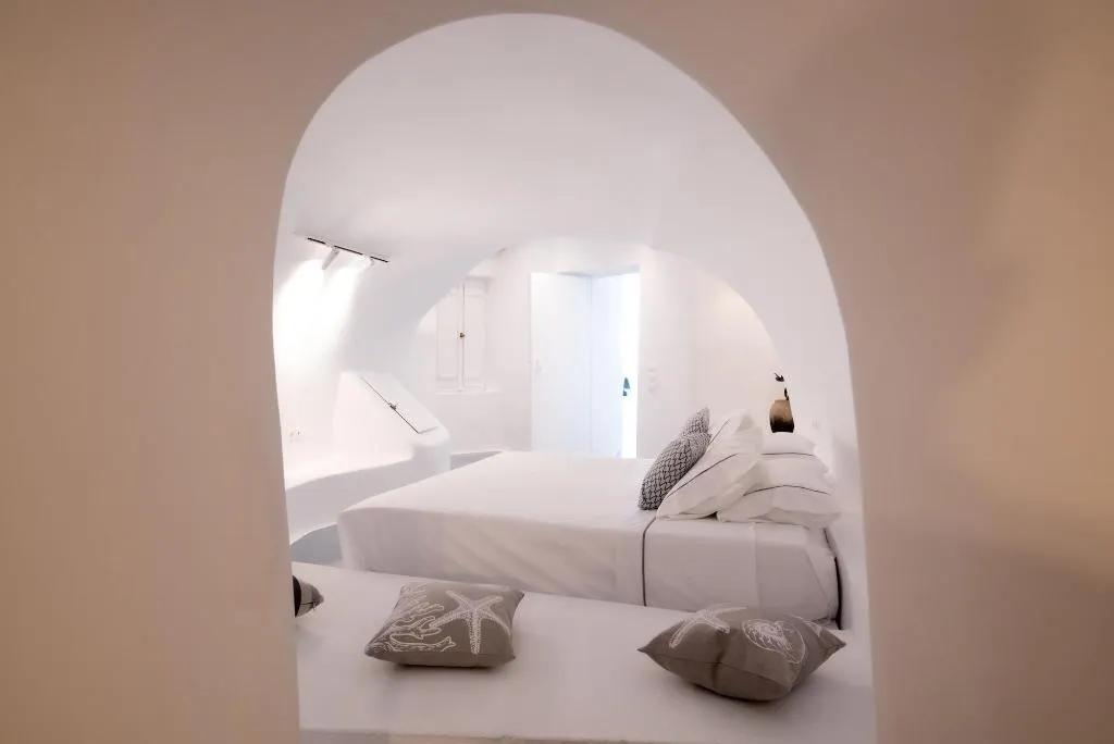 Room, Heavens Edge by Mr and Mrs White, Santorini