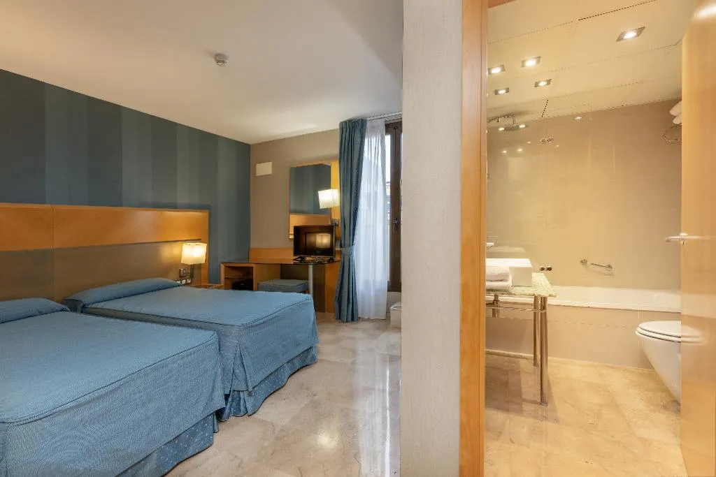 DOUBLE SINGLE USE WITH TERRACE Room, Del Mar, Barcelona