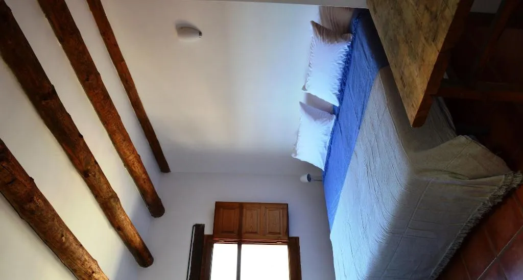 Room, Benali, Valencia