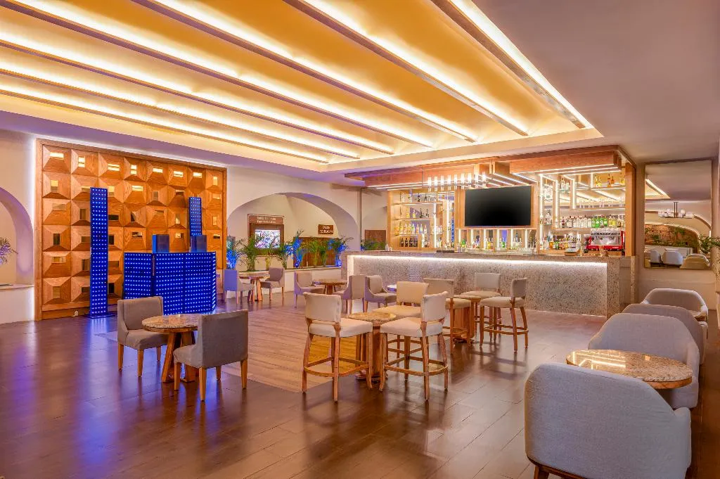 Bar, GR Solaris Cancun All Inclusive, Cancun Area