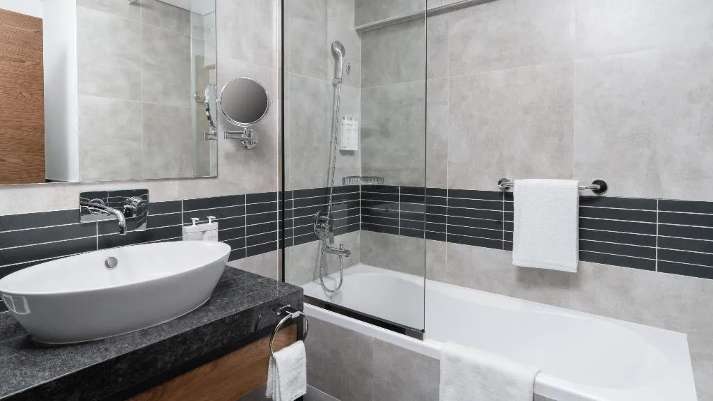 DOUBLE PREMIUM Room, Holiday Inn Dubai Village Circle by IHG, Dubai