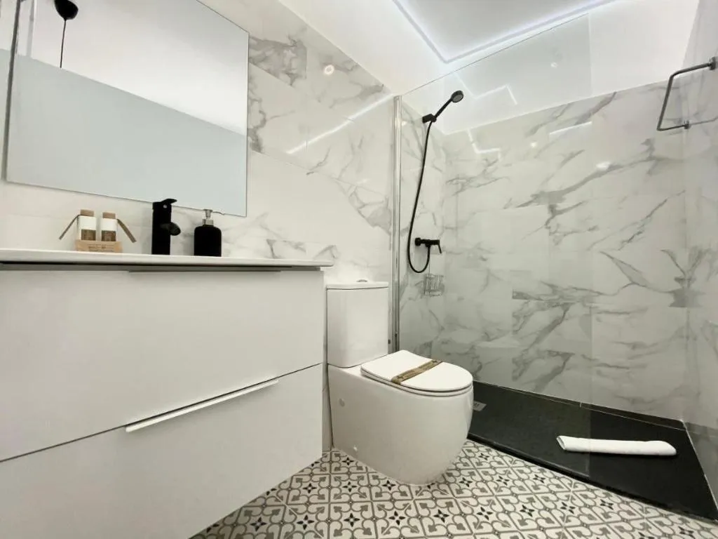 Room, Montera Center Madrid, Madrid