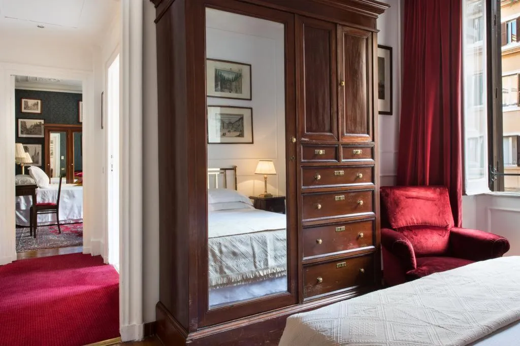 JUNIOR SUITE CLASSIC Room, Grand Hotel Plaza, Rome