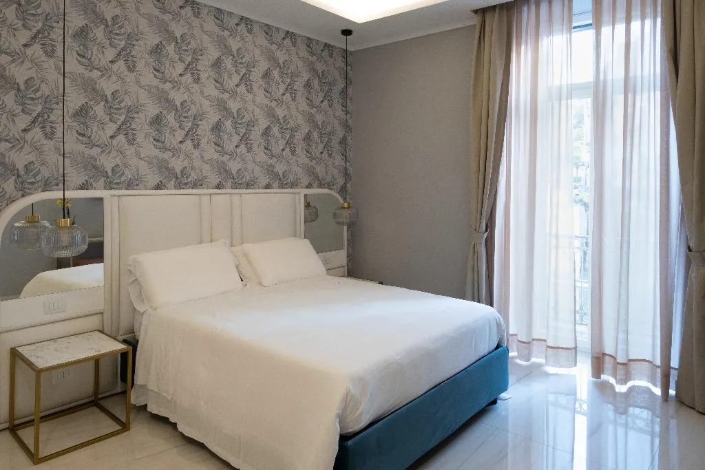 QUADRUPLE DELUXE Room, Palazzo Adele Rooms & Apartments, Naples