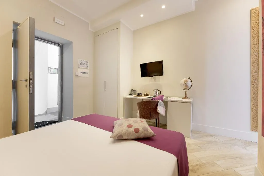 DOUBLE CITY VIEW Room, It's Room Naples, Naples