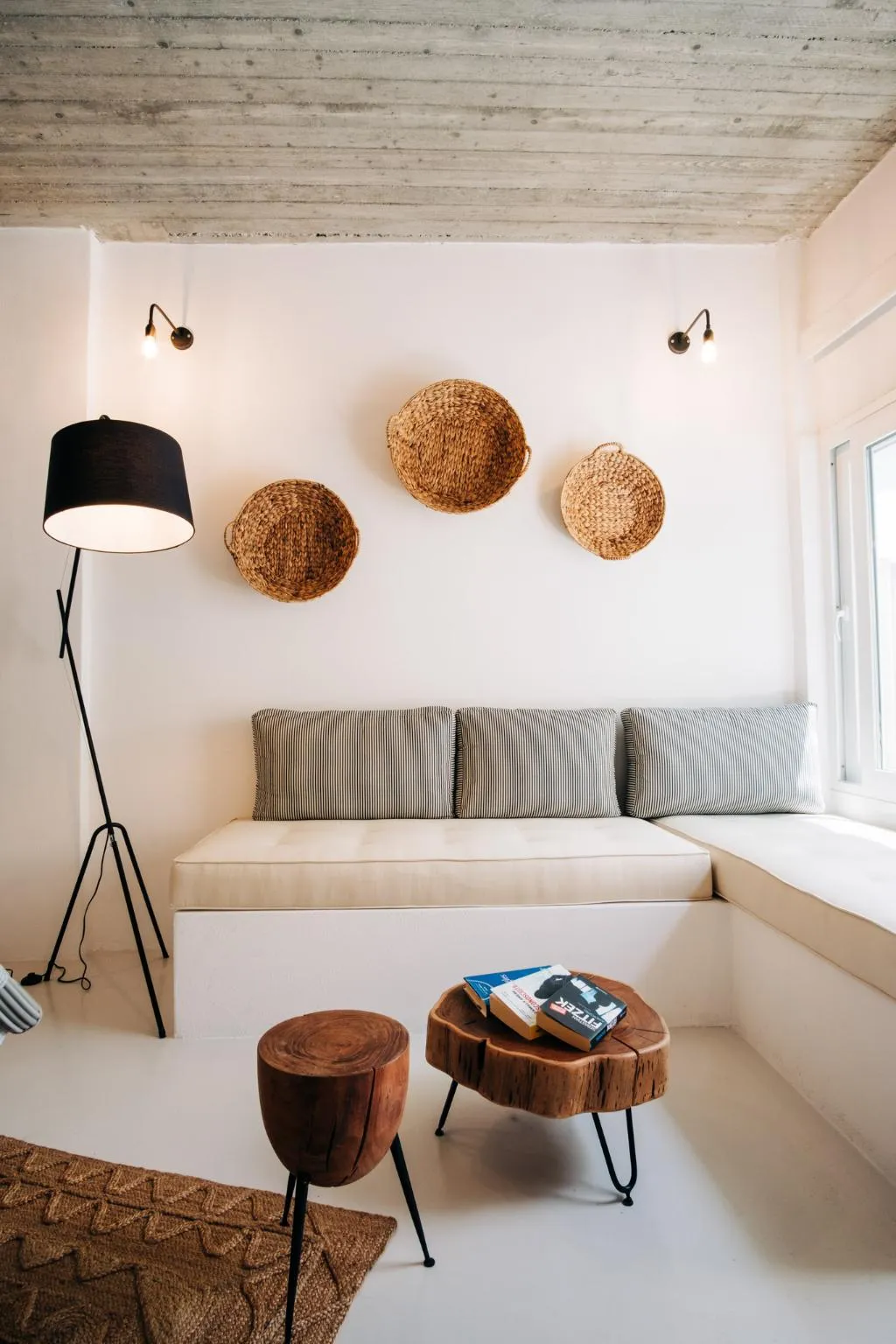 SUITE DELUXE WITH JACUZZI Room, Mesanto Luxury Suites, Santorini