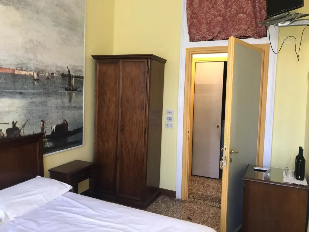 Double or Twin STANDARD Room, Ca Centopietre, Venice
