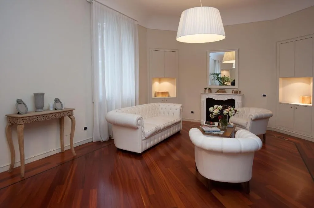 Lobby, Thea Monza, Milan