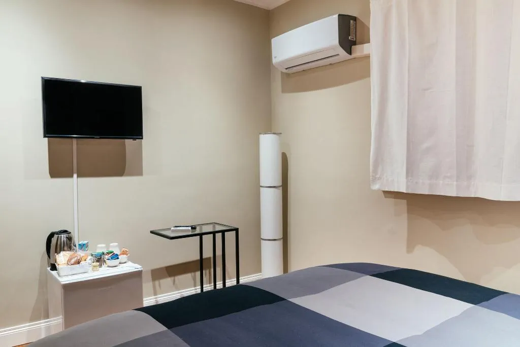 Room, Le 4 Leggende, Catania
