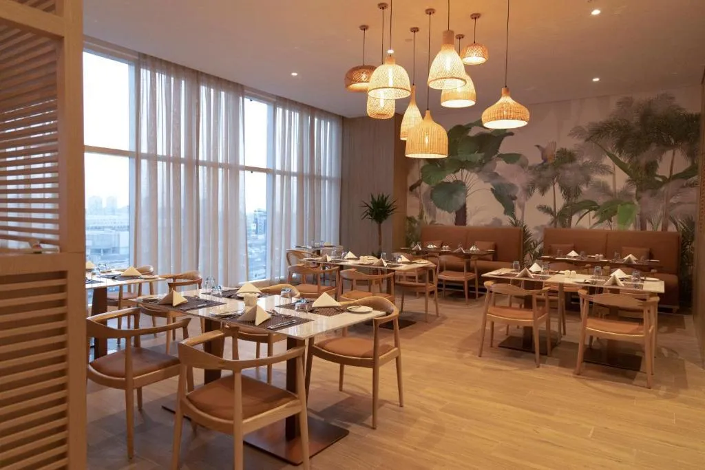 Restaurant, Novotel Jumeirah Village Triangle, Dubai
