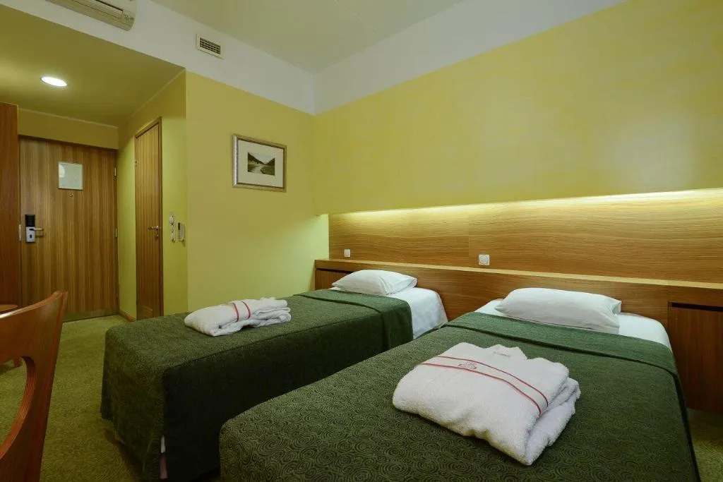 Room, Bern, Tallinn