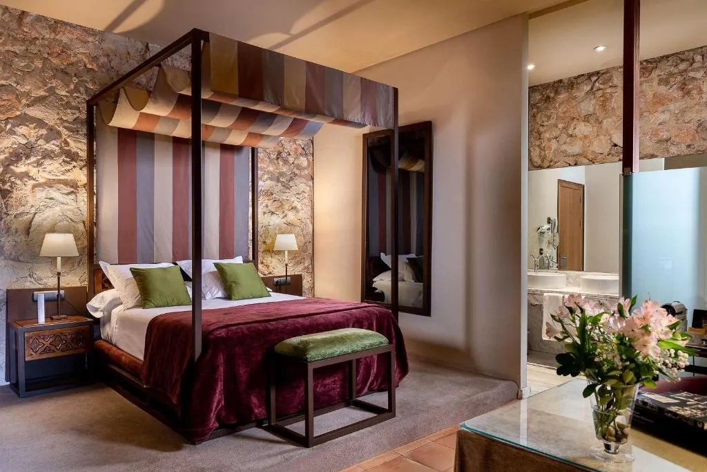 DOUBLE SUPERIOR Room, Parador de Alarcon, Valencia