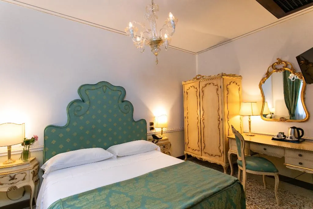 DOUBLE STANDARD Room, Ca' Vendramin Zago, Venice
