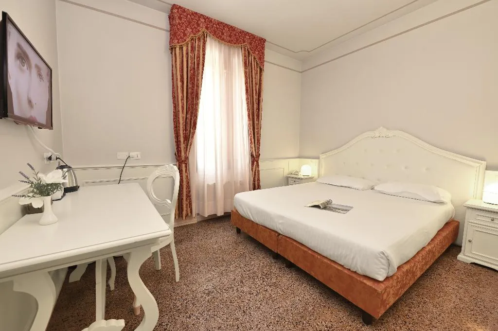 DOUBLE DELUXE Room, Hotel Villa Patriarca, Venice