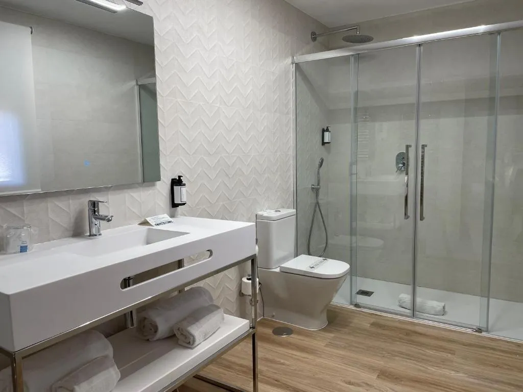 TWIN STANDARD Room, María Cristina Hotel, Madrid