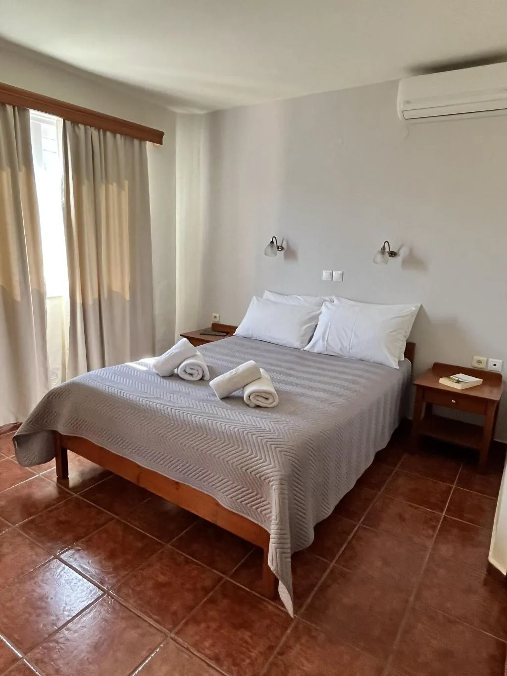 Lobby, Iolkos Hotel Apartments, Crete